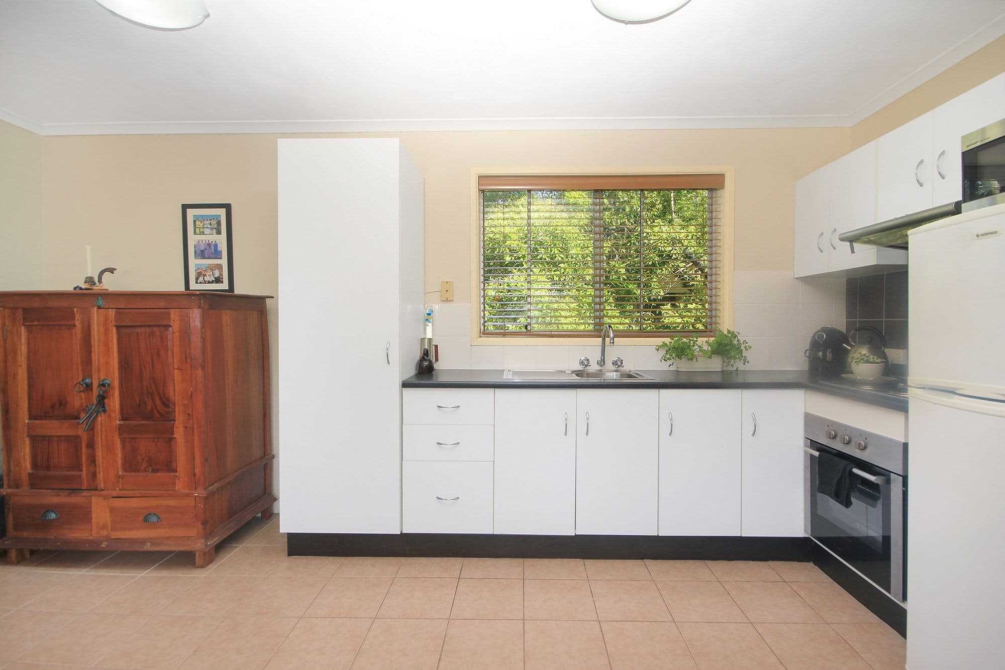 164 Frank Street, Labrador QLD 4215, Labrador - Thumbnail 4