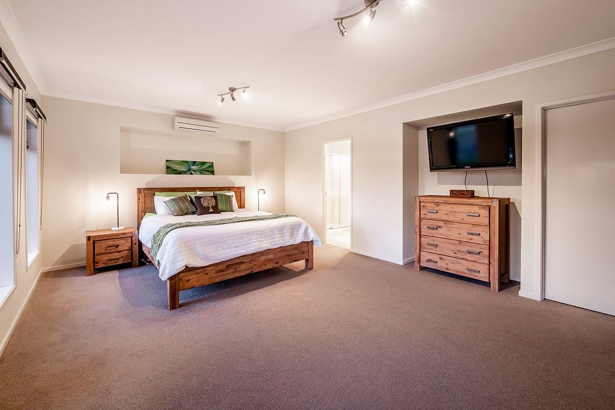 57 Stately Drive, Cranbourne East VIC 3977, Cranbourne East - Thumbnail 4