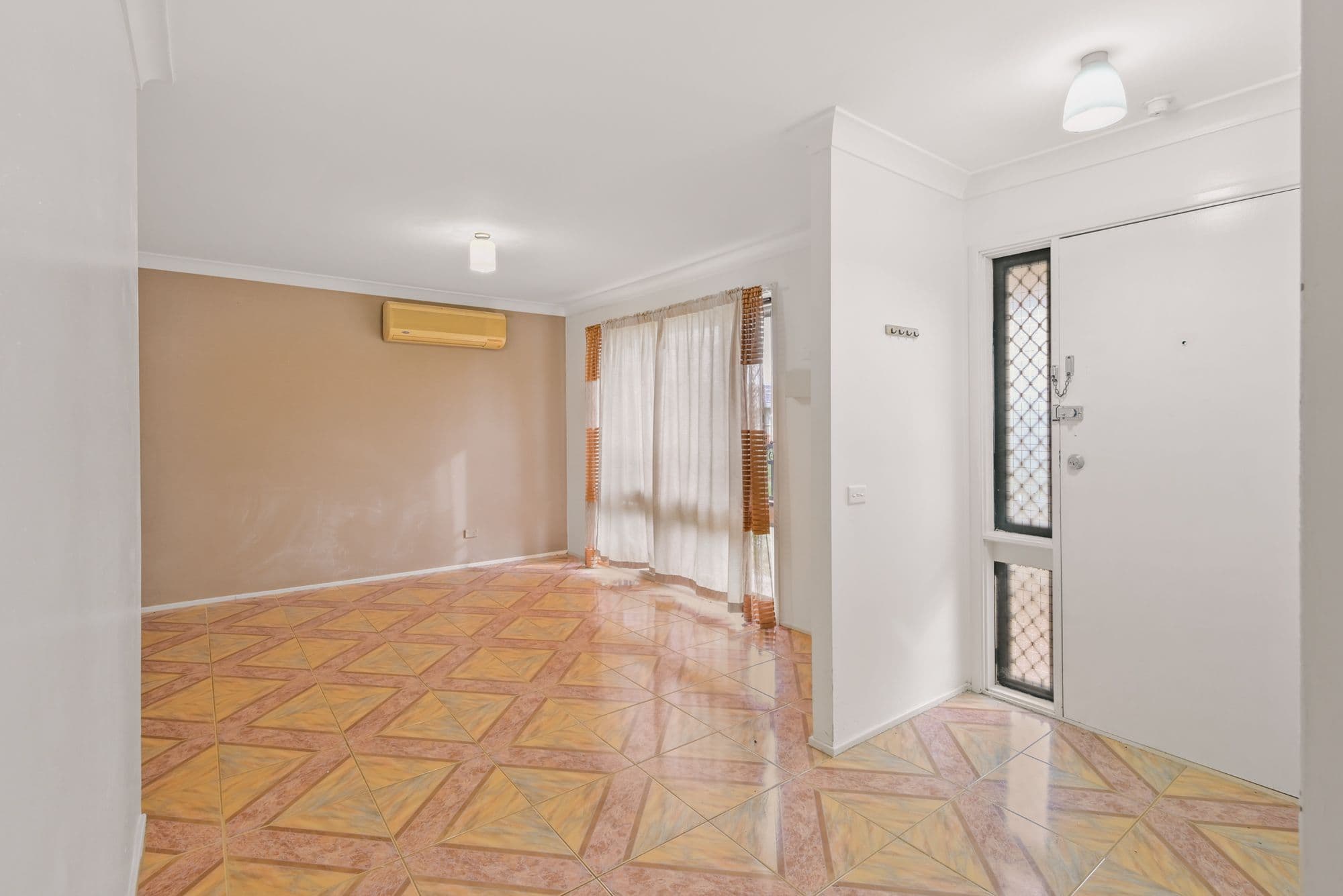 8 Javelin Place, Raby NSW 2566, Raby - Thumbnail 2
