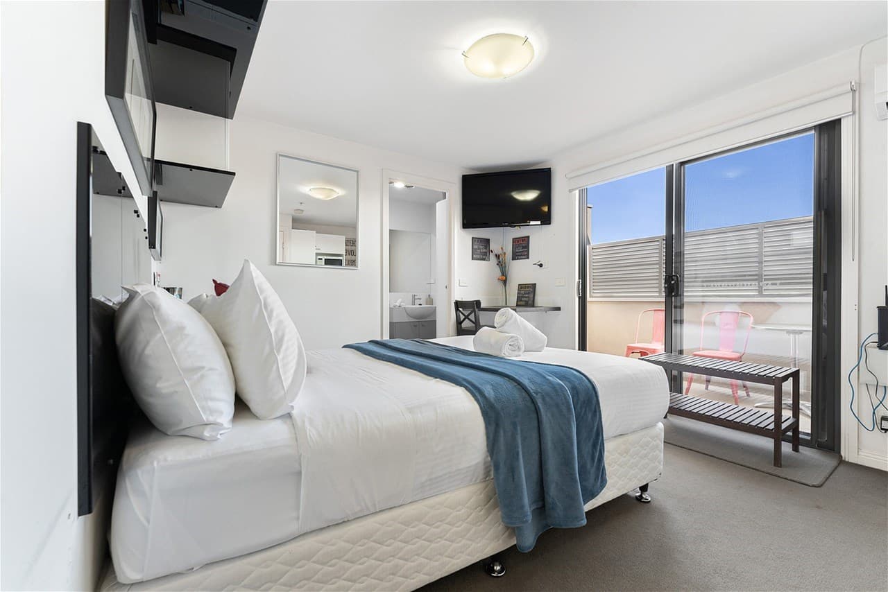 BROADBEACH, QLD, Broadbeach - Thumbnail 3