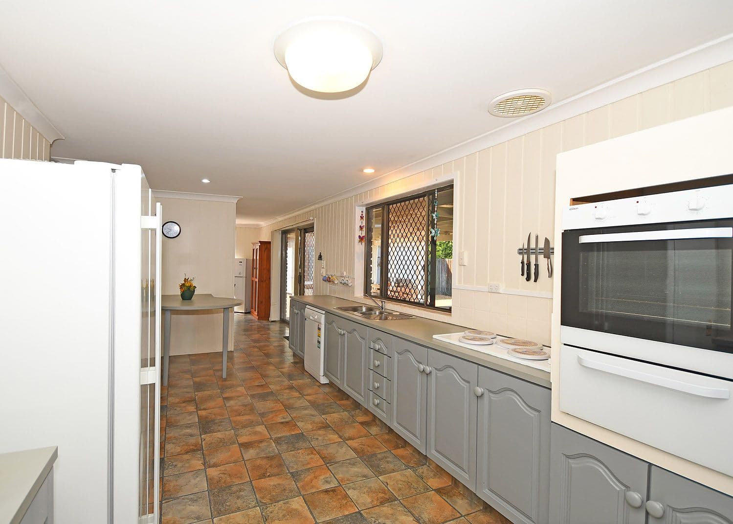 90 Denmans Camp Road, Torquay QLD 4655, Torquay - Thumbnail 2