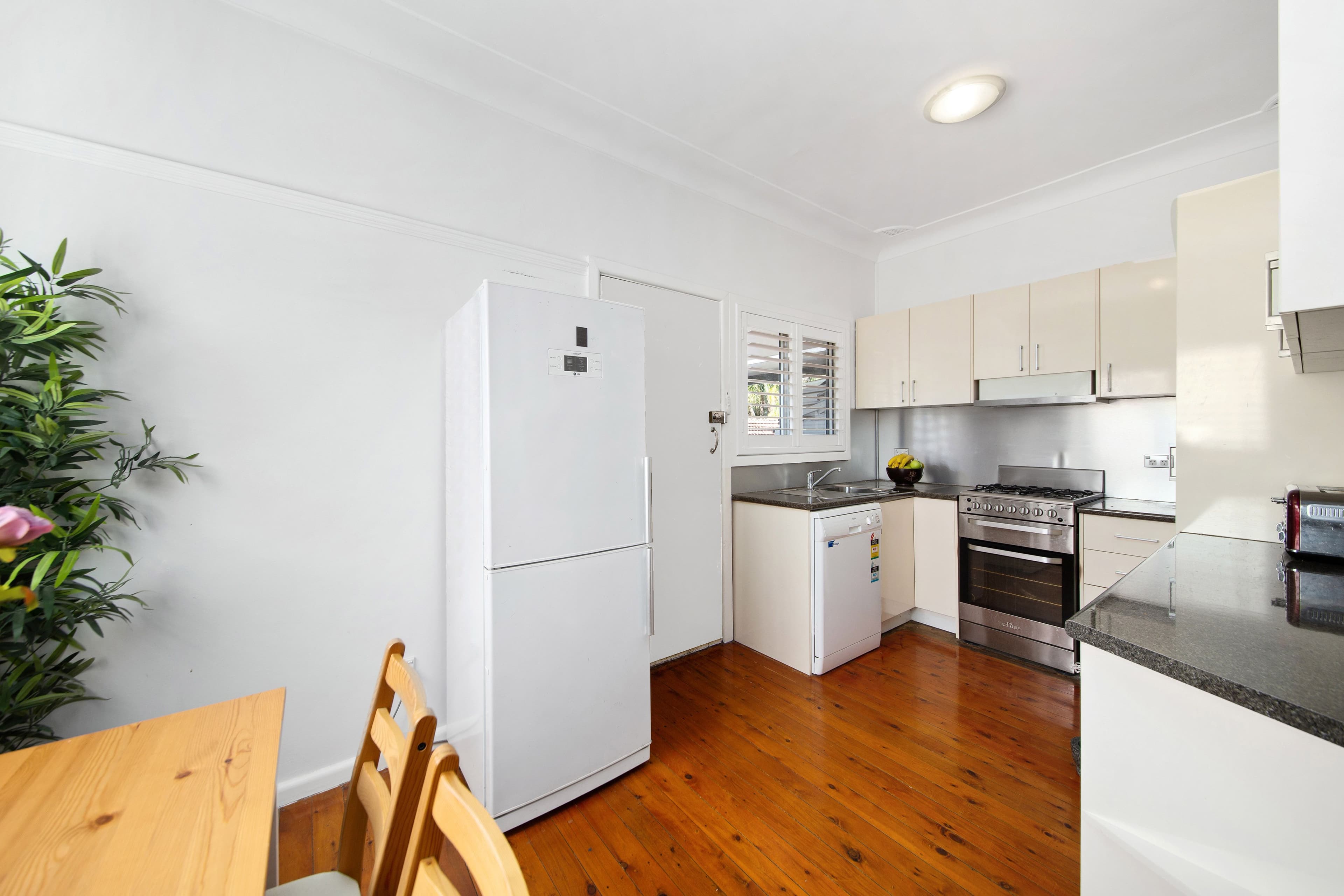 38 Toronto Parade, Sutherland NSW 2232, Sutherland - Thumbnail 4