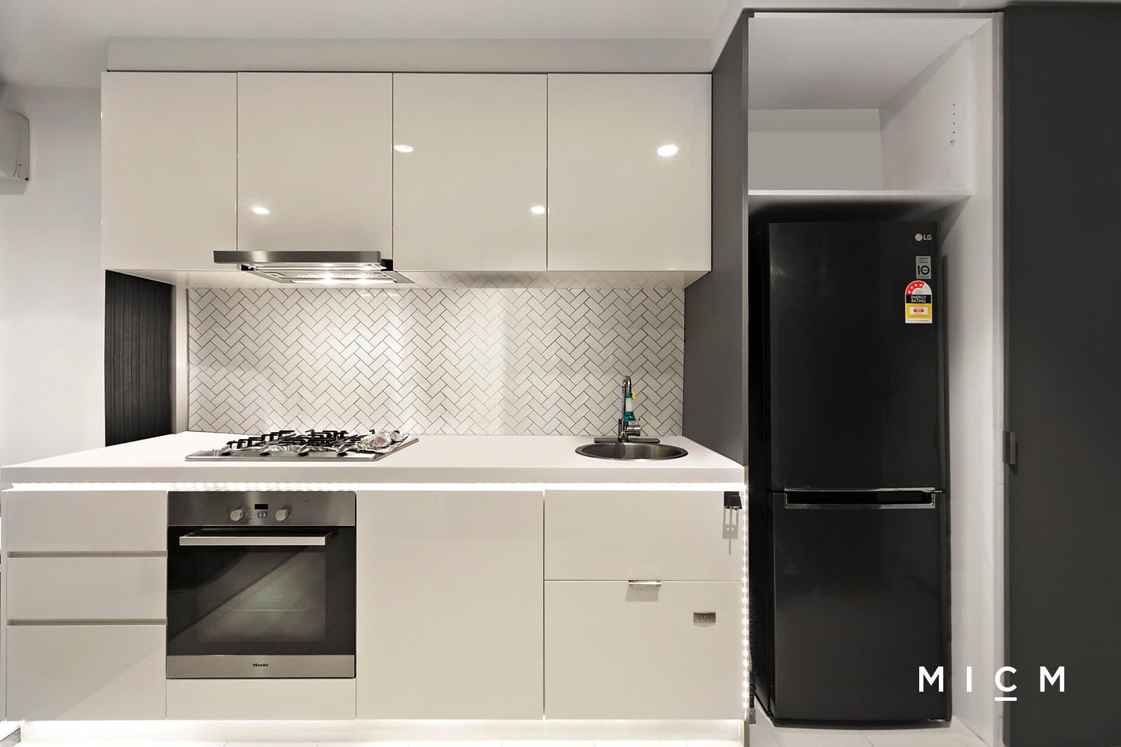 604/33 Mackenzie Street
                                    Sold, Melbourne - Thumbnail 5