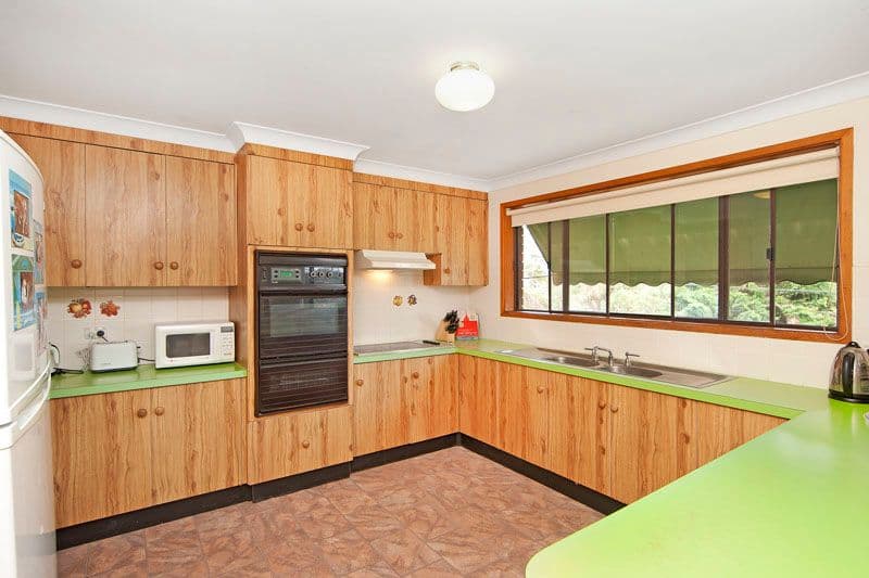 10 Wordsworth Avenue, BATEAU BAY NSW 2261, Bateau Bay - Thumbnail 2