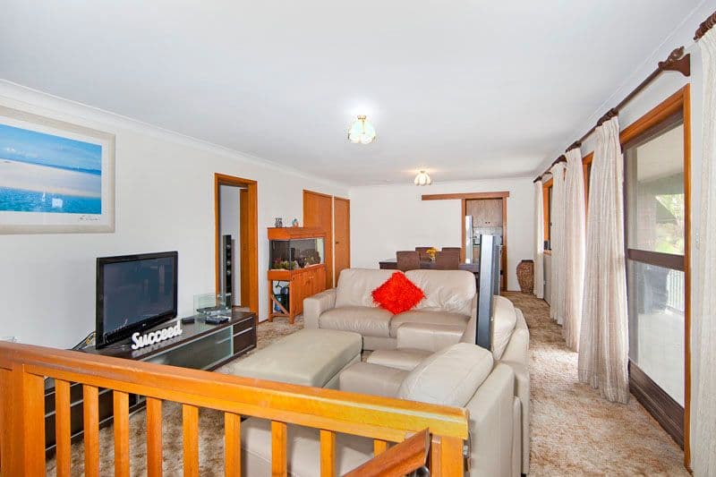 10 Wordsworth Avenue, BATEAU BAY NSW 2261, Bateau Bay - Thumbnail 3