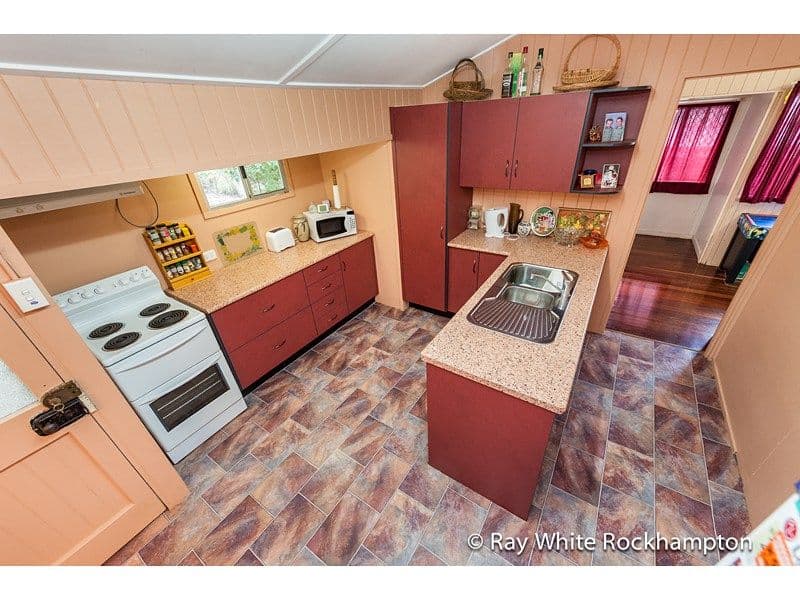 135 Earl Street, BERSERKER QLD 4701, Berserker - Thumbnail 2