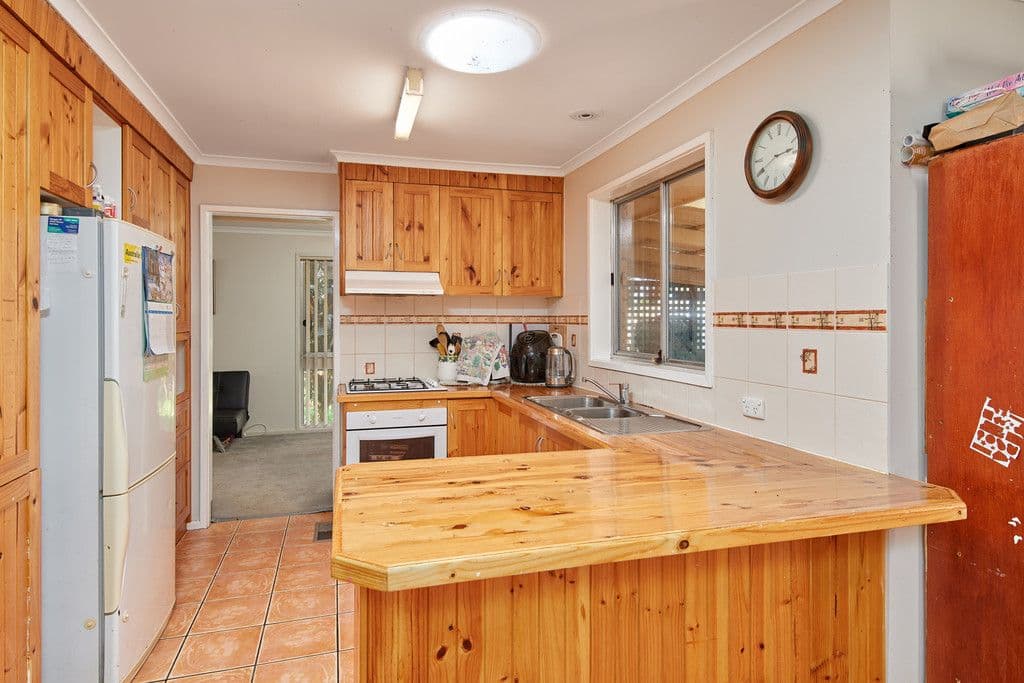18 Grace Avenue, Lake Albert NSW 2650, Lake Albert - Thumbnail 2