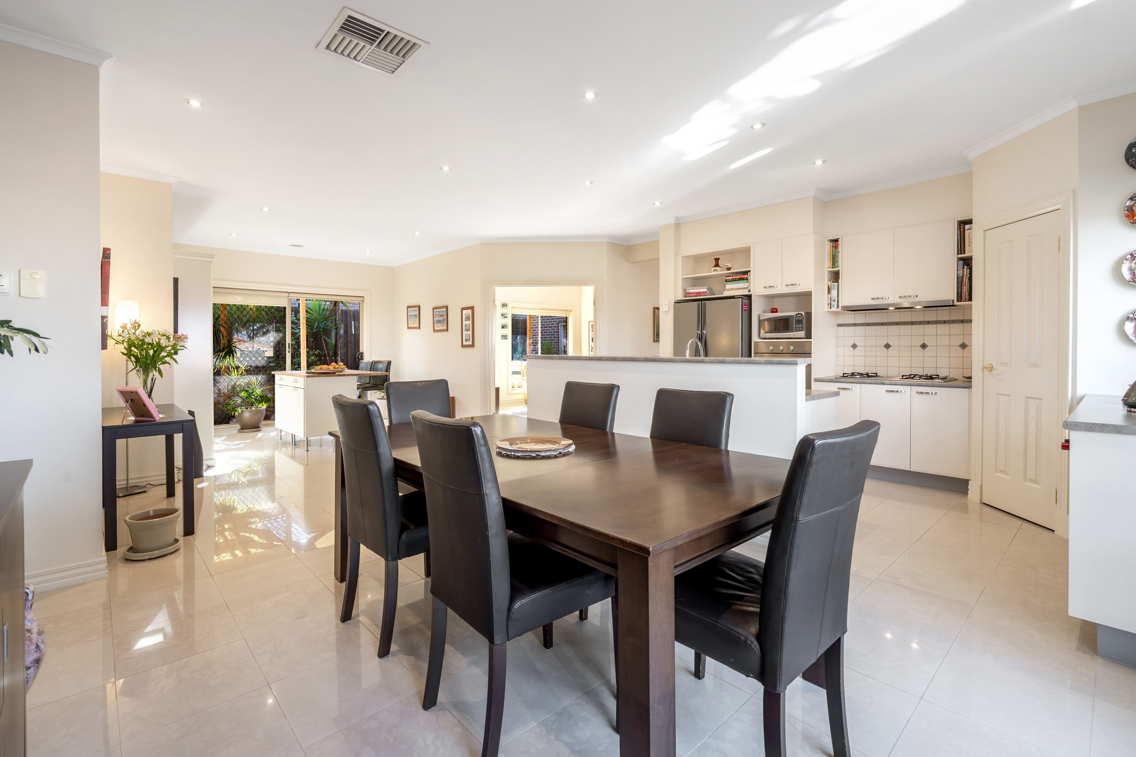 1 Sian Court, South Morang VIC 3752, South Morang - Thumbnail 6