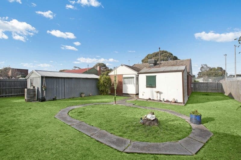 40 Perkins Avenue, BELLFIELD VIC 3081, Bellfield - Thumbnail 2