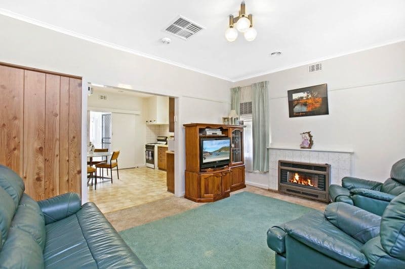 40 Perkins Avenue, BELLFIELD VIC 3081, Bellfield - Thumbnail 3