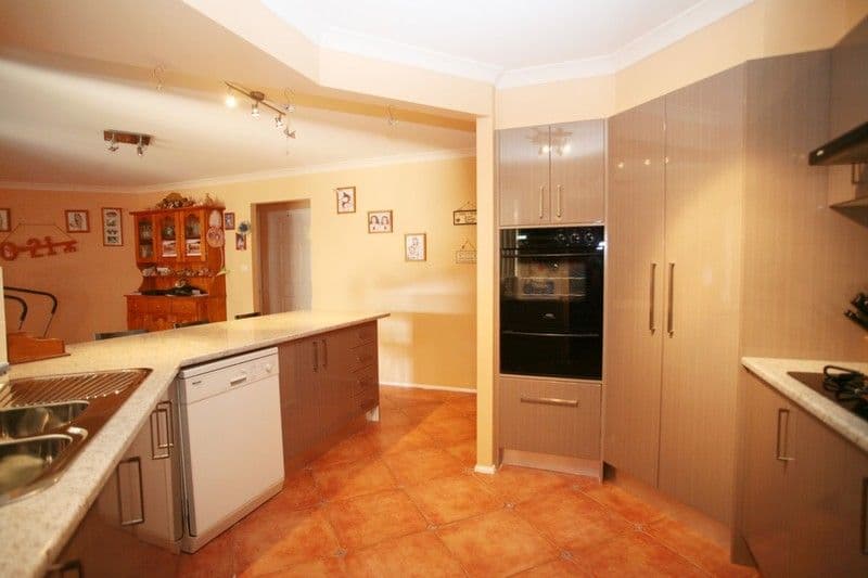 11 Winna Place, GLENMORE PARK NSW 2745, Glenmore Park - Thumbnail 4