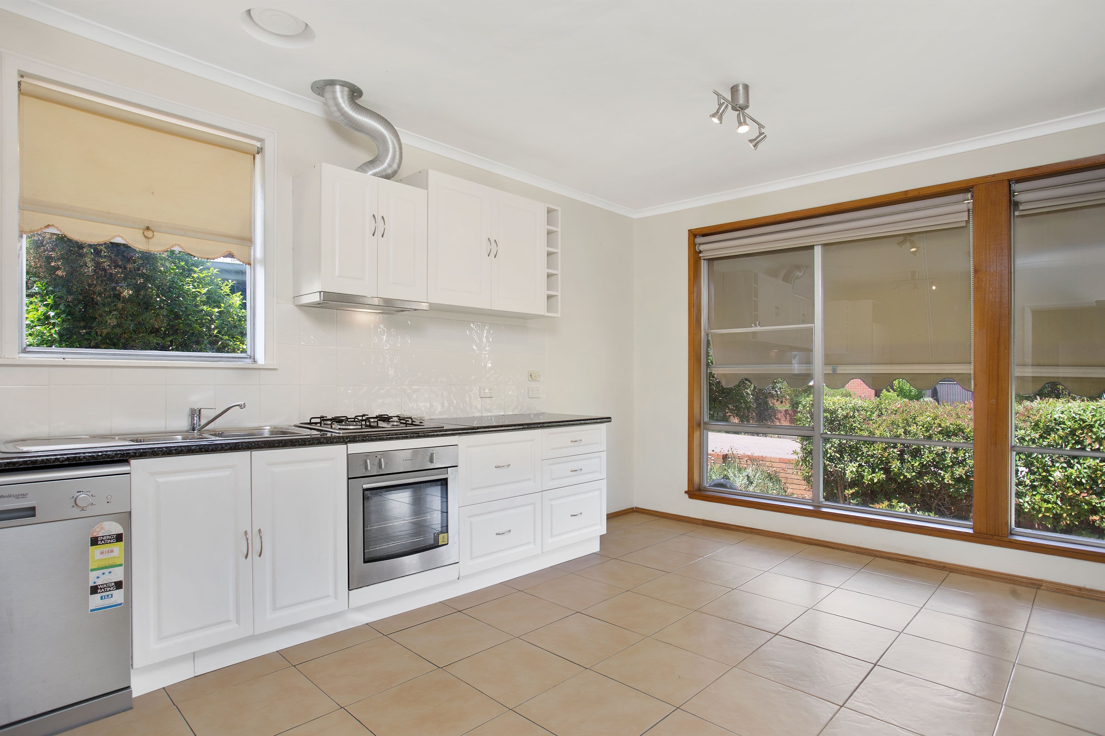 10 Dunstan Street, Wodonga VIC 3690, Wodonga - Thumbnail 2