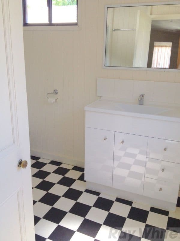 24 Morris Street, SILKSTONE QLD 4304, Silkstone - Thumbnail 4