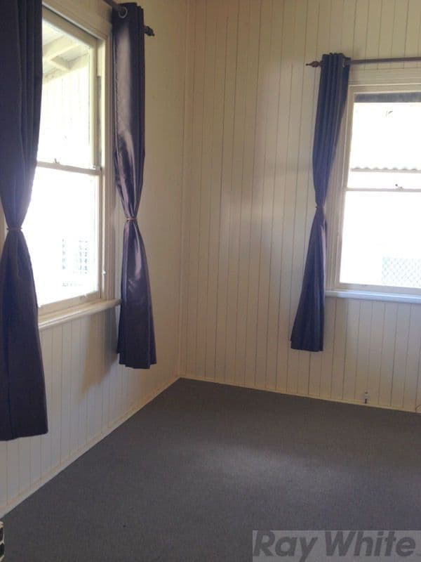 24 Morris Street, SILKSTONE QLD 4304, Silkstone - Thumbnail 8
