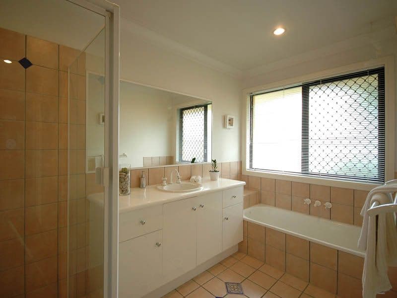 12 Bronzewing Close, ELANORA QLD 4221, Elanora - Thumbnail 7