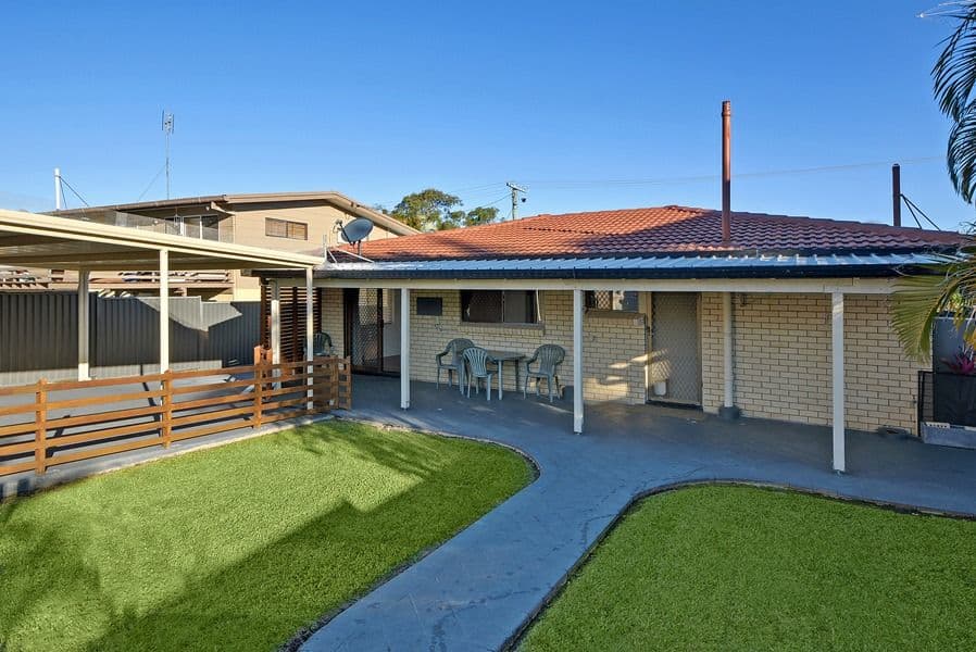 25 Coochin Street, Dicky Beach QLD 4551, Dicky Beach - Thumbnail 2