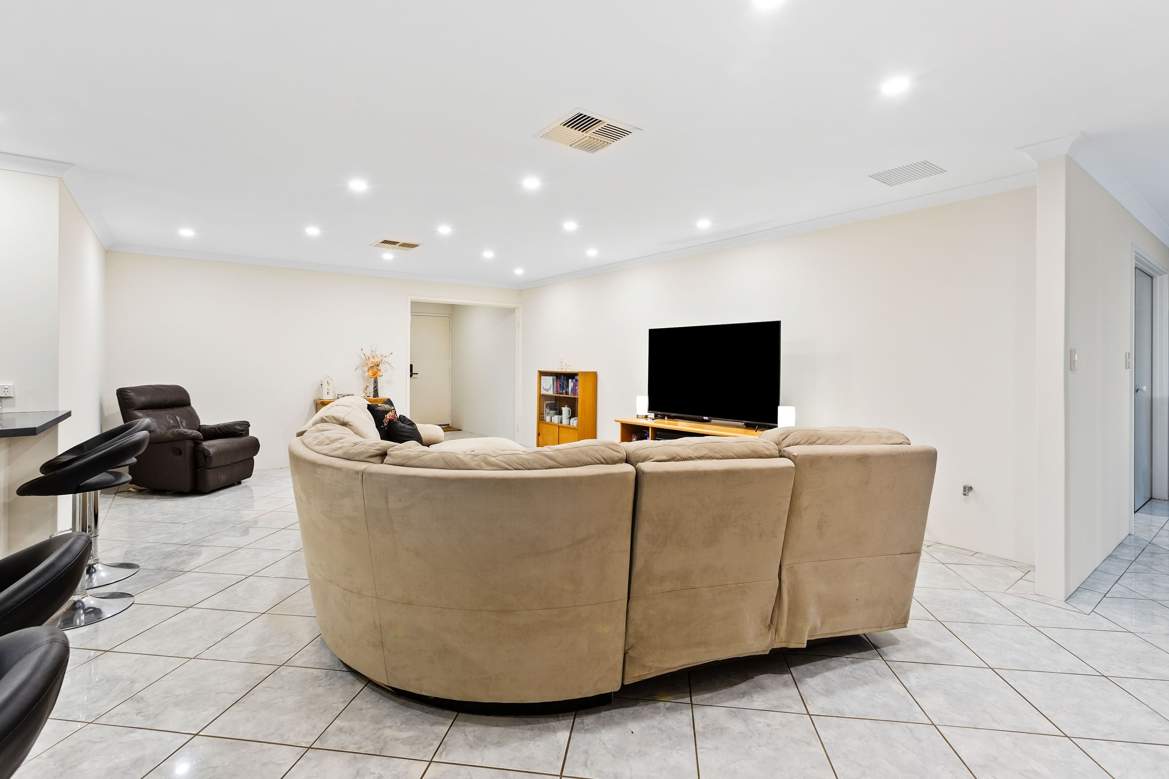 6 Kawana Place, Clarkson WA 6030, Clarkson - Thumbnail 4