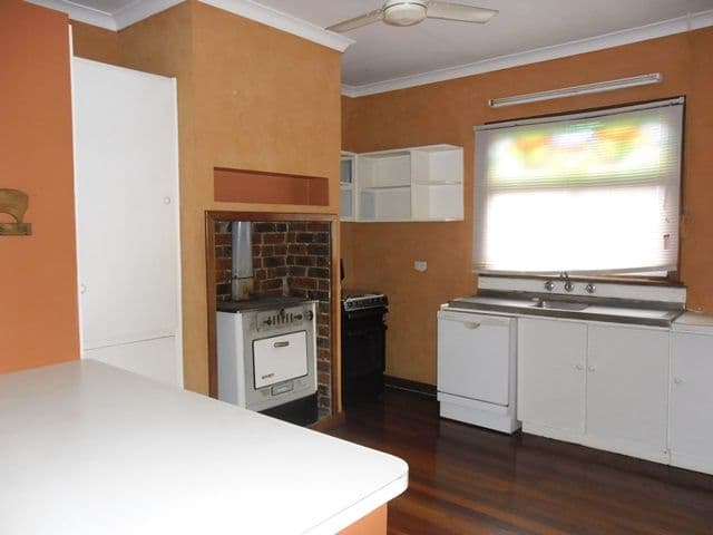 1 Robertson Street, Carnamah WA 6517, Carnamah - Thumbnail 2