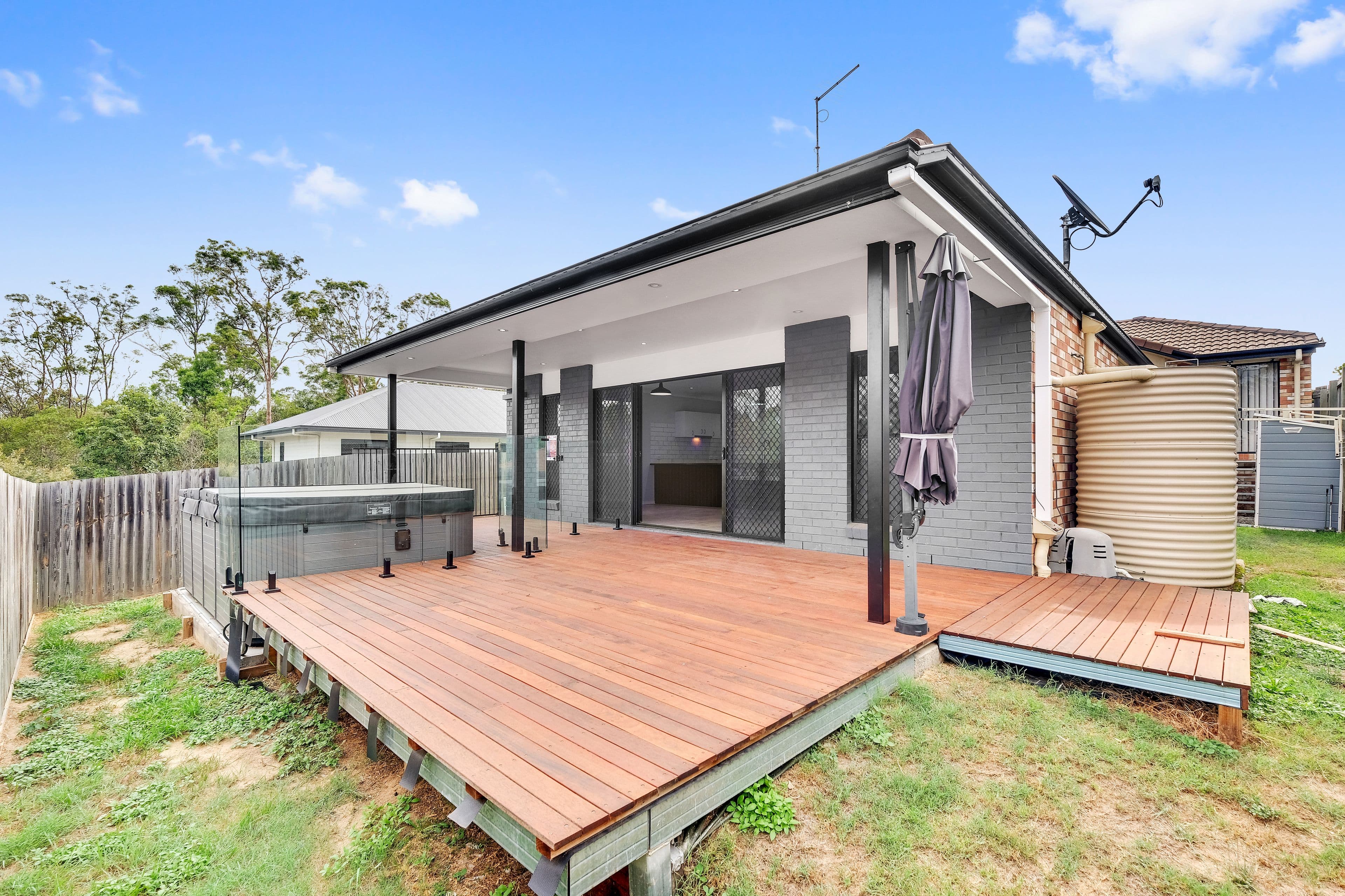 43 Shallow Bay Drive, Springfield Lakes QLD 4300, Springfield Lakes - Thumbnail 2