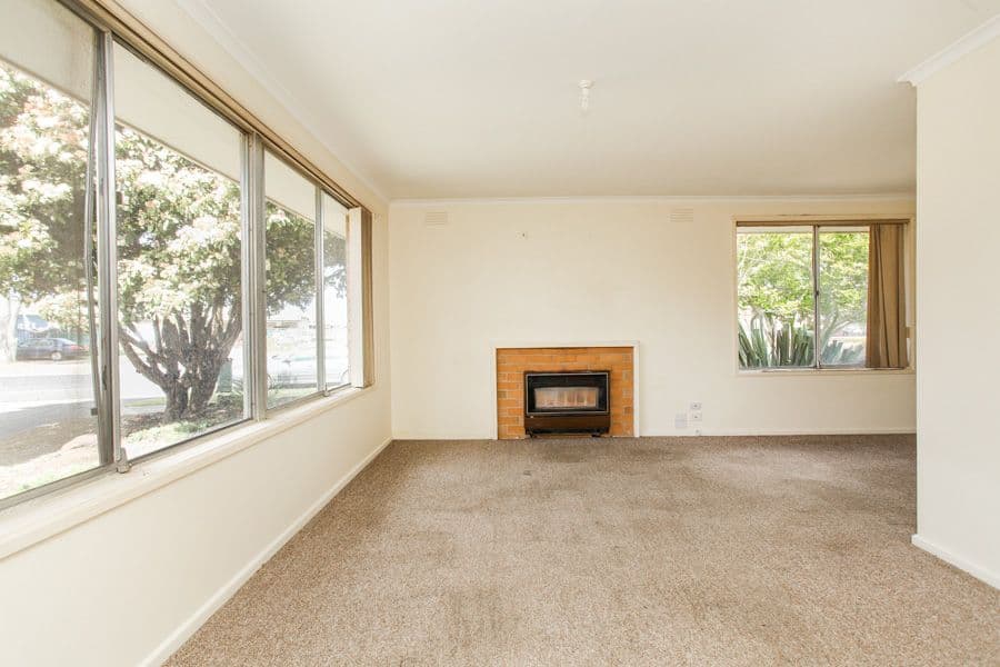 34 Russell Street, WERRIBEE VIC 3030, Werribee - Thumbnail 2