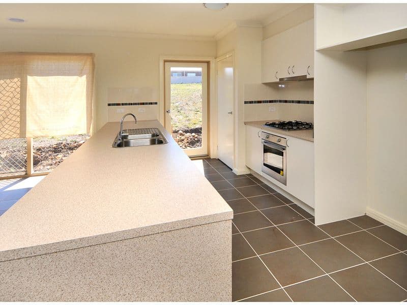 66 Balyang Way, CRAIGIEBURN VIC 3064, Craigieburn - Thumbnail 2