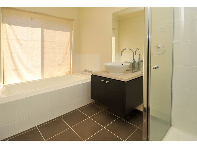66 Balyang Way, CRAIGIEBURN VIC 3064, Craigieburn - Thumbnail 3
