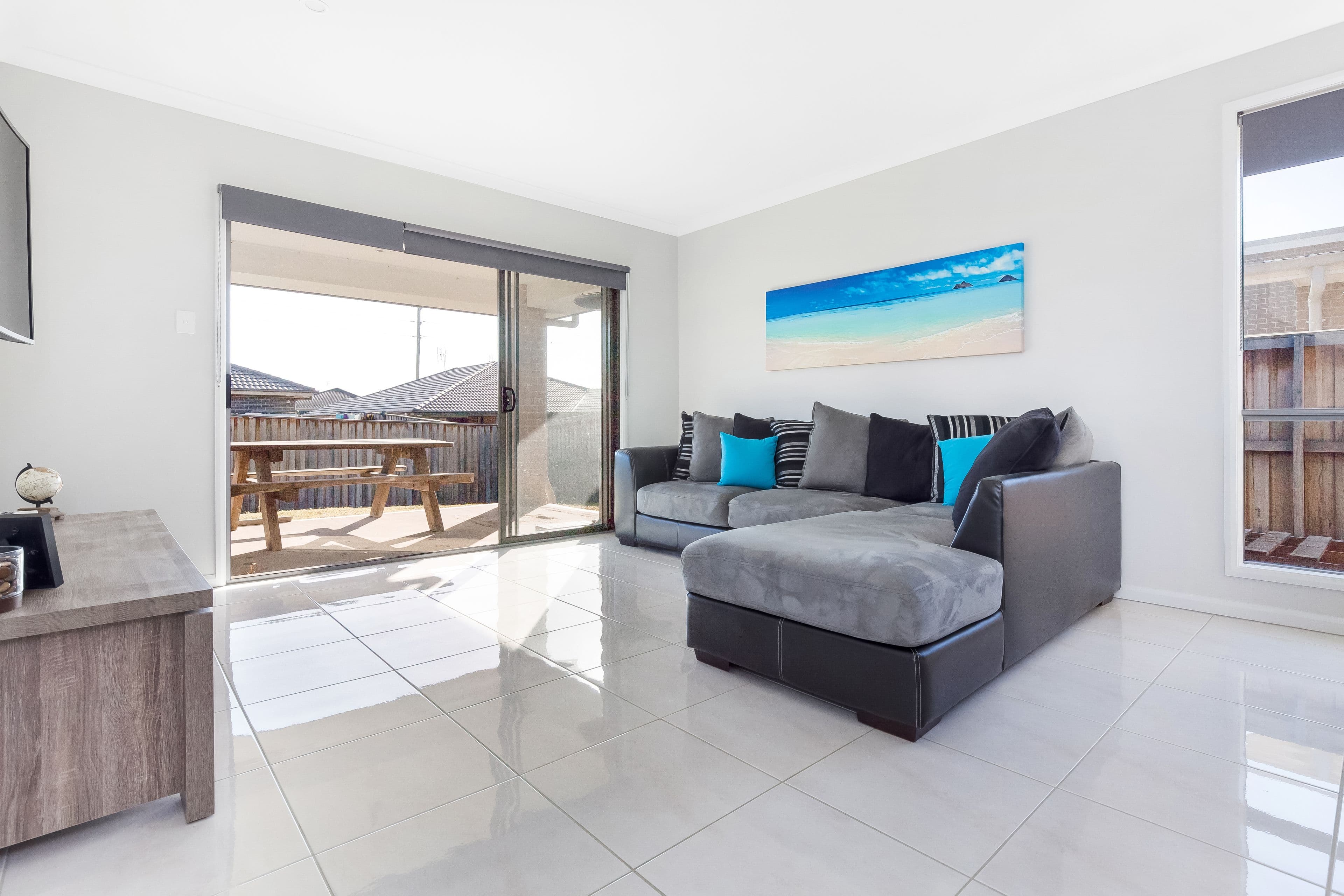 16 Holland Circuit, Gillieston Heights - Thumbnail 2