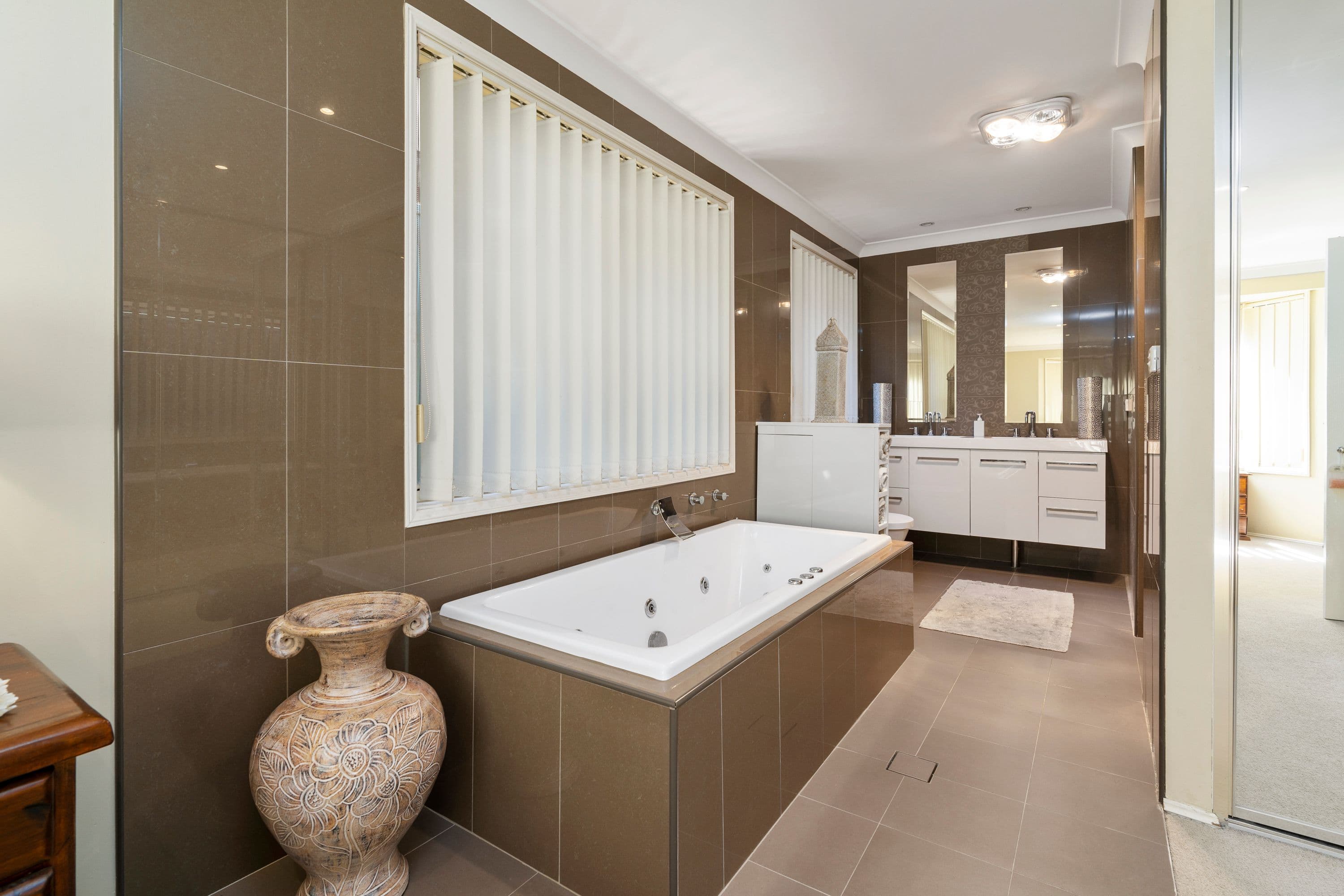 28 Lachlan Avenue, Harrington Park - Thumbnail 3