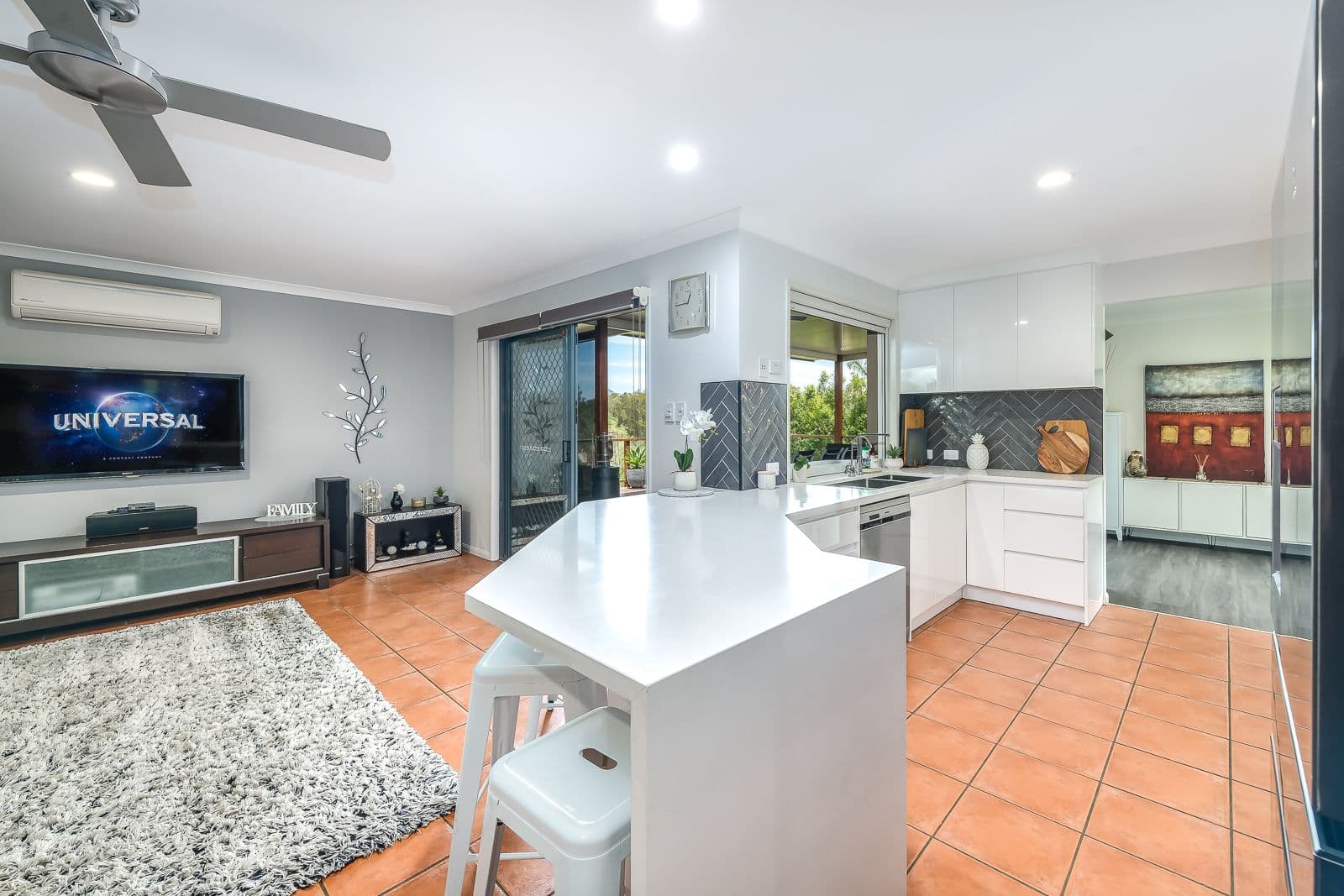 15 Tiger Drive, Arundel QLD 4214, Arundel - Thumbnail 3