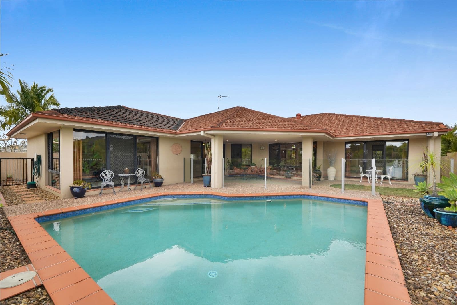 35 Nottinghill Gate Drive, Arundel QLD 4214, Arundel - Thumbnail 2
