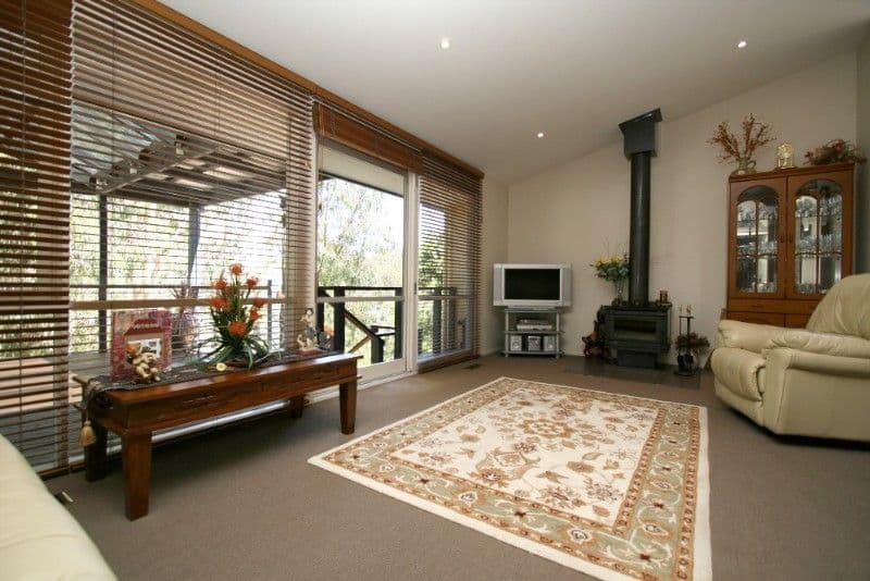51 Punkerri Circuit, GREENSBOROUGH VIC 3088, Greensborough - Thumbnail 6