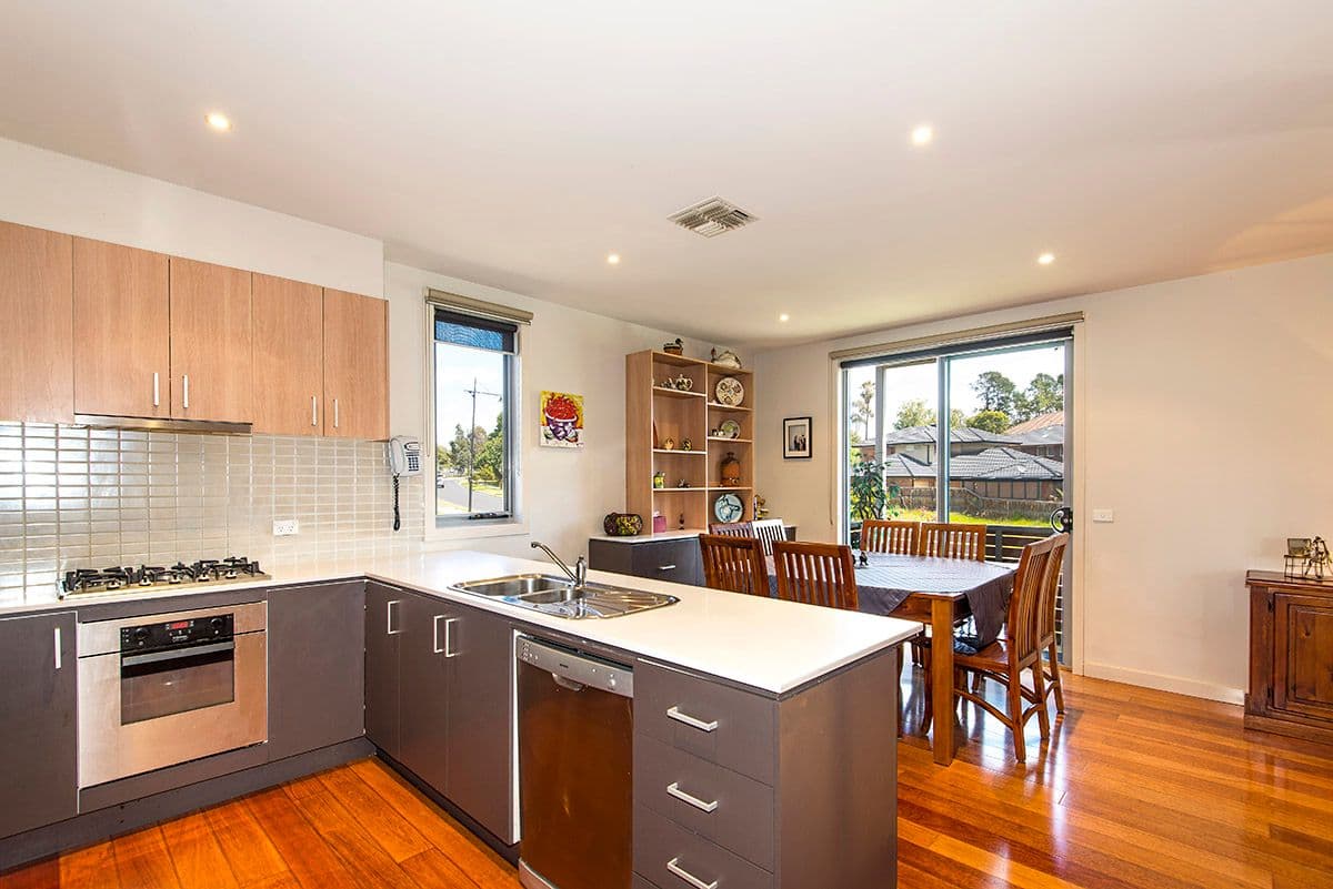 26 Springthorpe Boulevard, Macleod VIC 3085, Macleod - Thumbnail 3