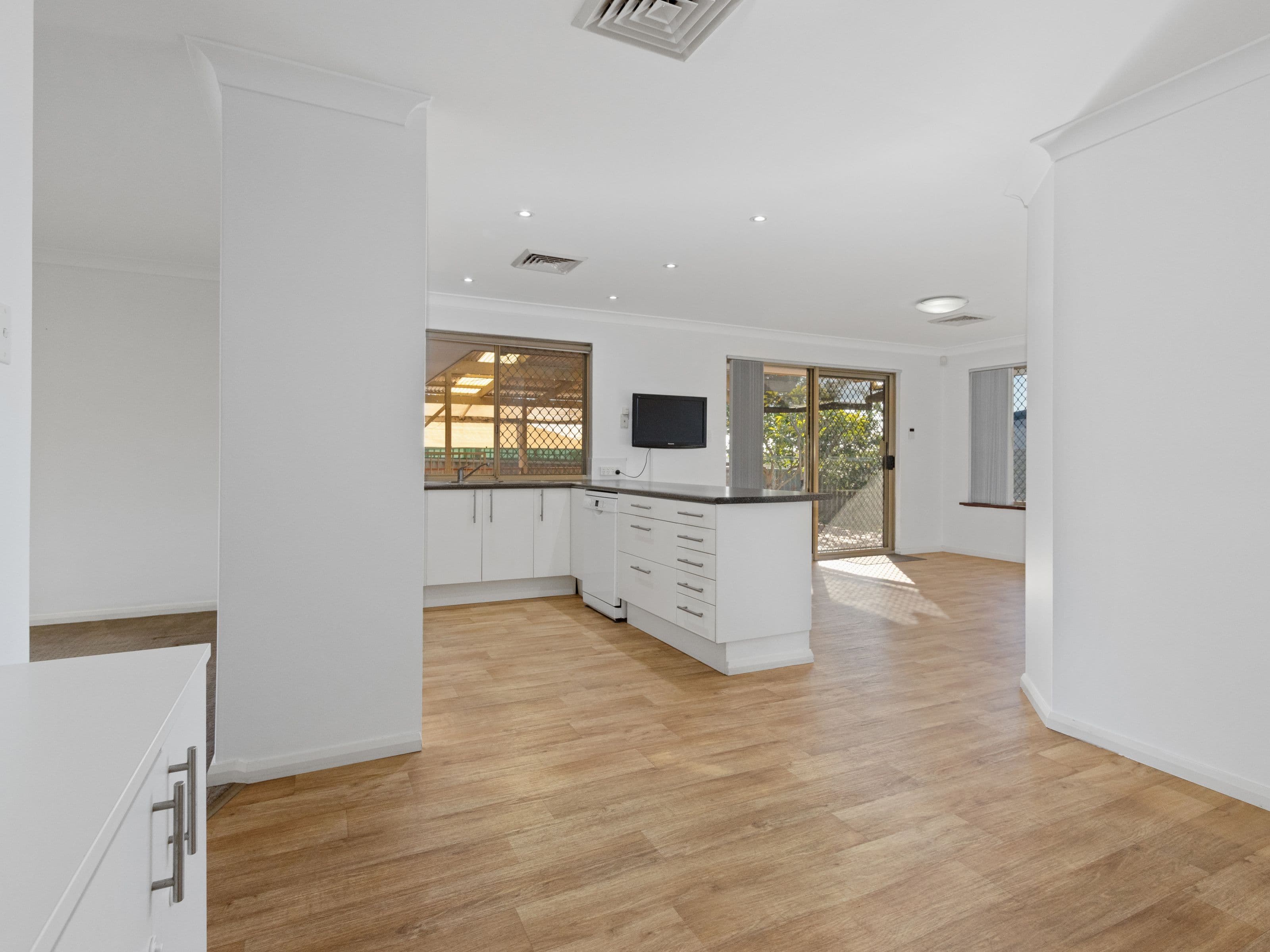 8 Virgilia Terrace, South Lake WA 6164, South Lake - Thumbnail 2