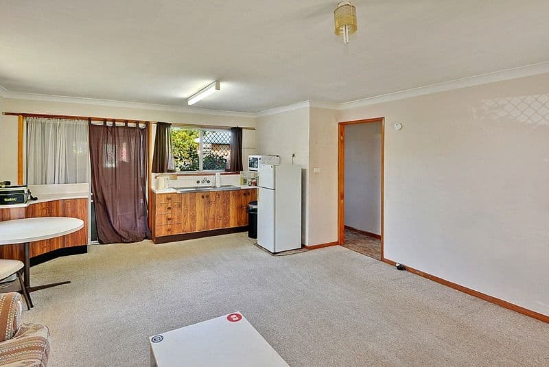 11 Third Avenue, Caloundra QLD 4551, Caloundra - Thumbnail 3