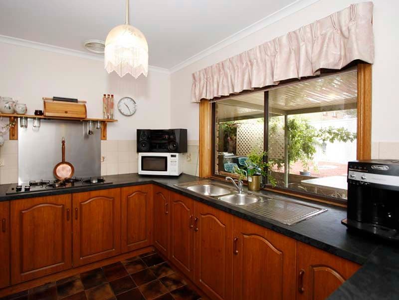 17 Sandhurst Avenue, NOARLUNGA DOWNS SA 5168, Noarlunga Downs - Thumbnail 6