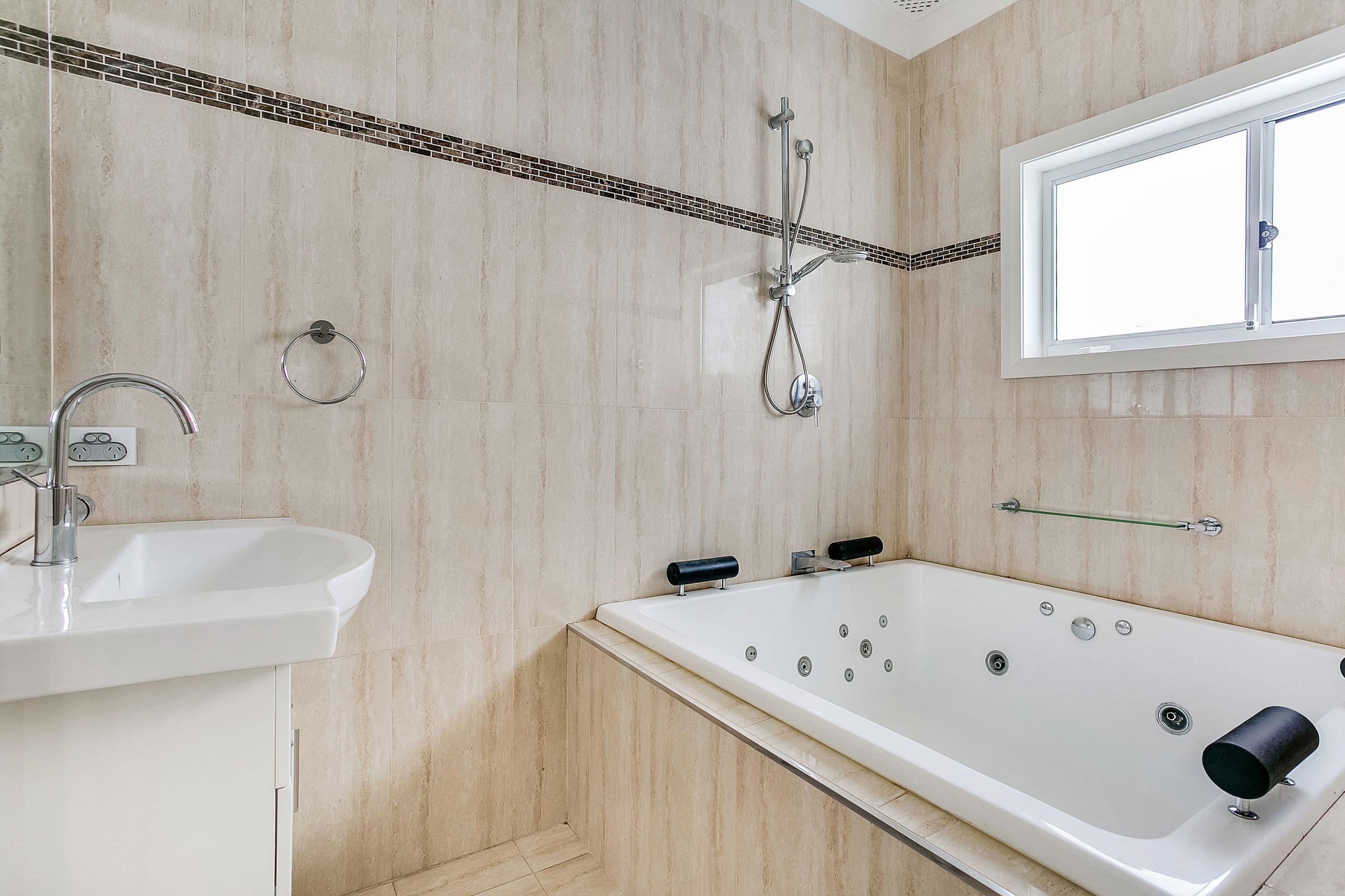 2 Banksia Place, Ingleburn - Thumbnail 8
