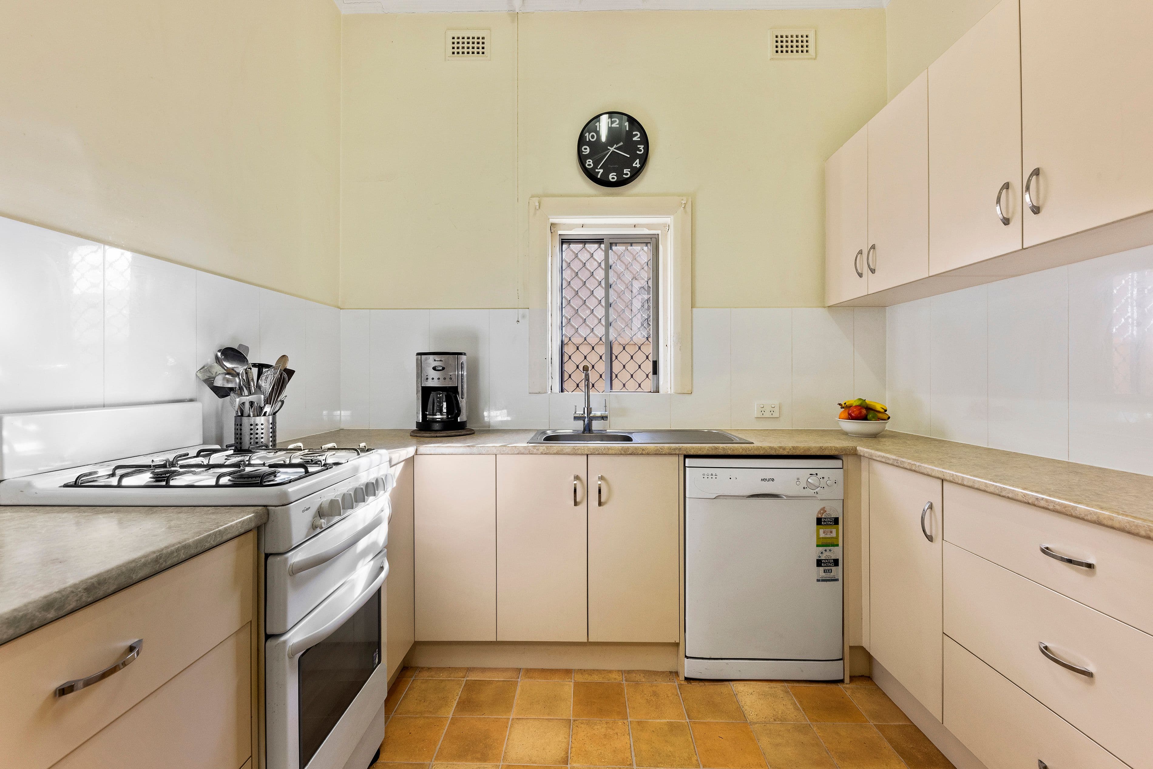 206 Queen Street, ALTONA, Altona - Thumbnail 2