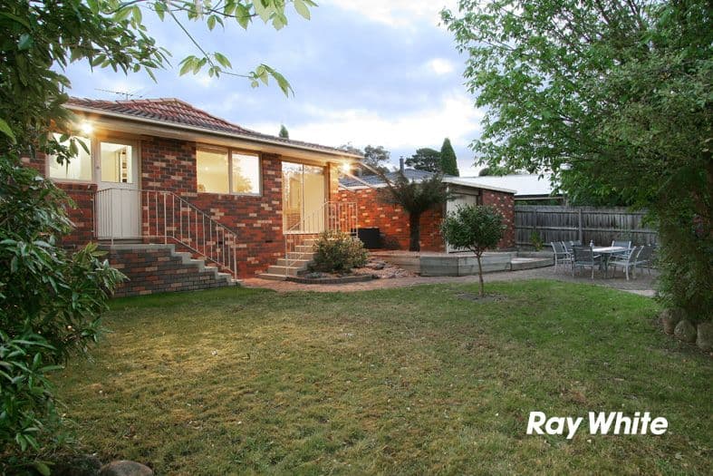 11 Walsh Avenue, SCORESBY VIC 3179, Scoresby - Thumbnail 4