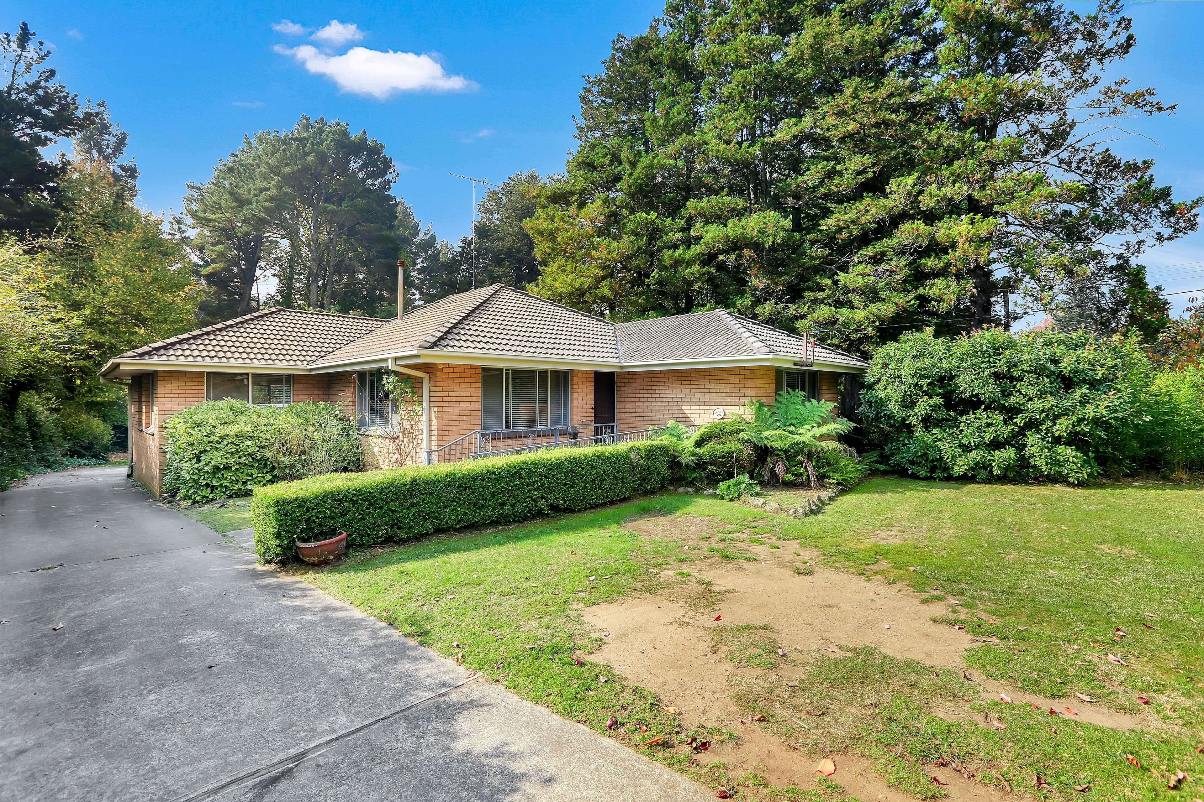 24 Scott Avenue, Leura - Image 1