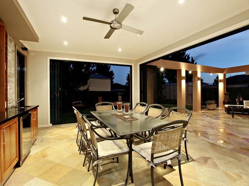 8 Leichardt Close, TAYLORS LAKES VIC 3038, Taylors Lakes - Thumbnail 2