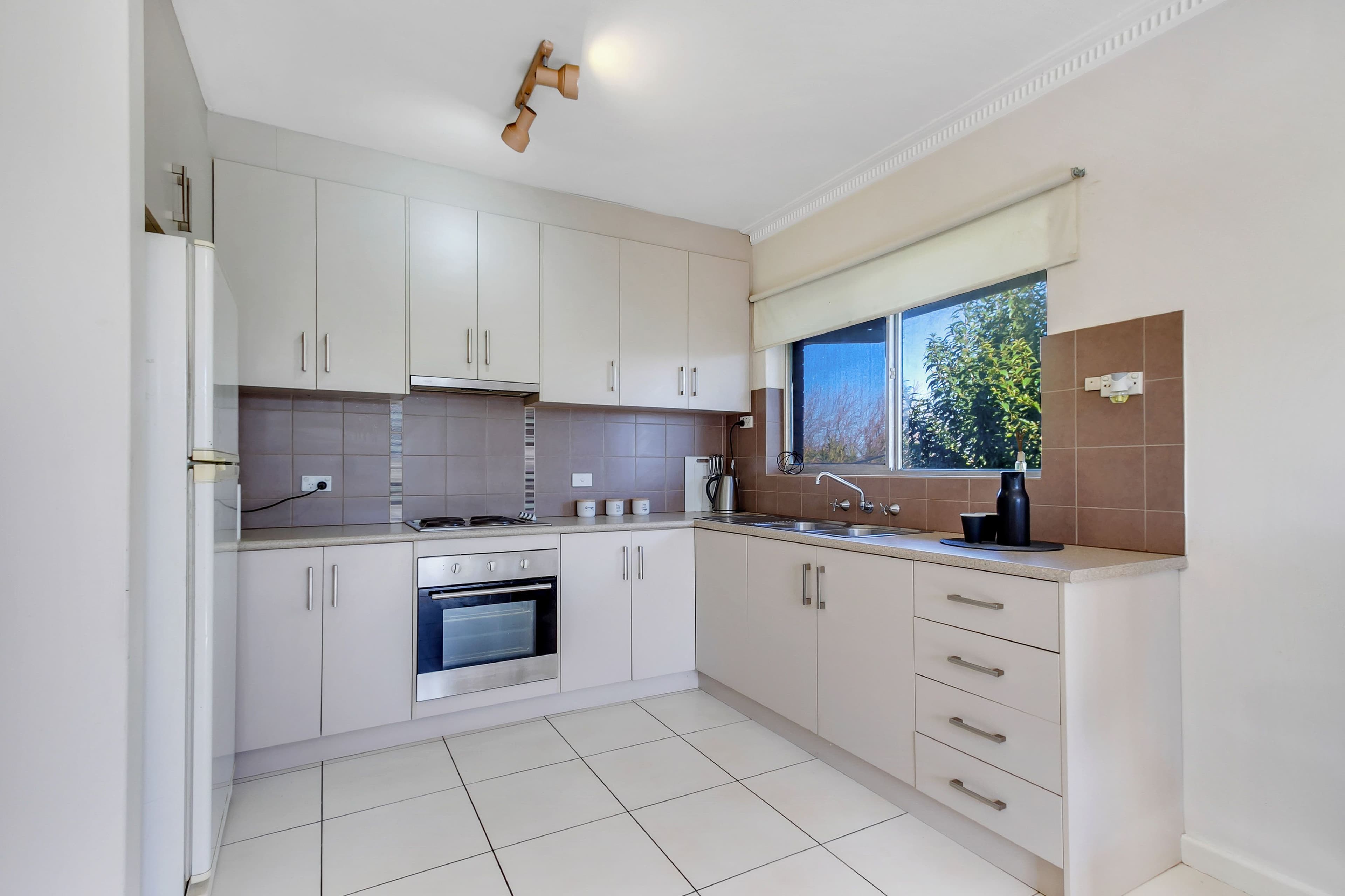 195 St Bernards Road, Rostrevor SA 5073, Rostrevor - Thumbnail 2