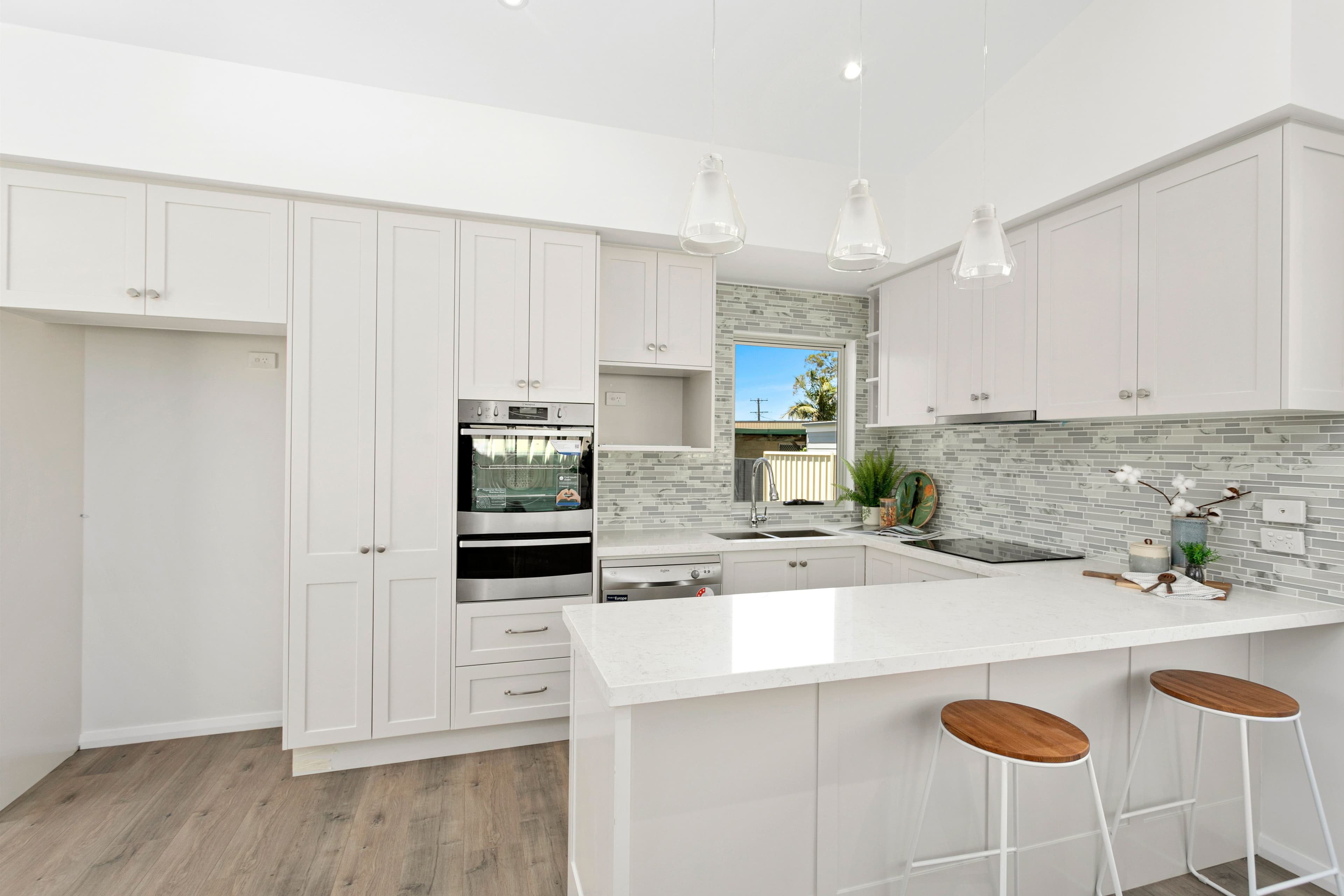 92 Fisher Street, Oak Flats - Image 1