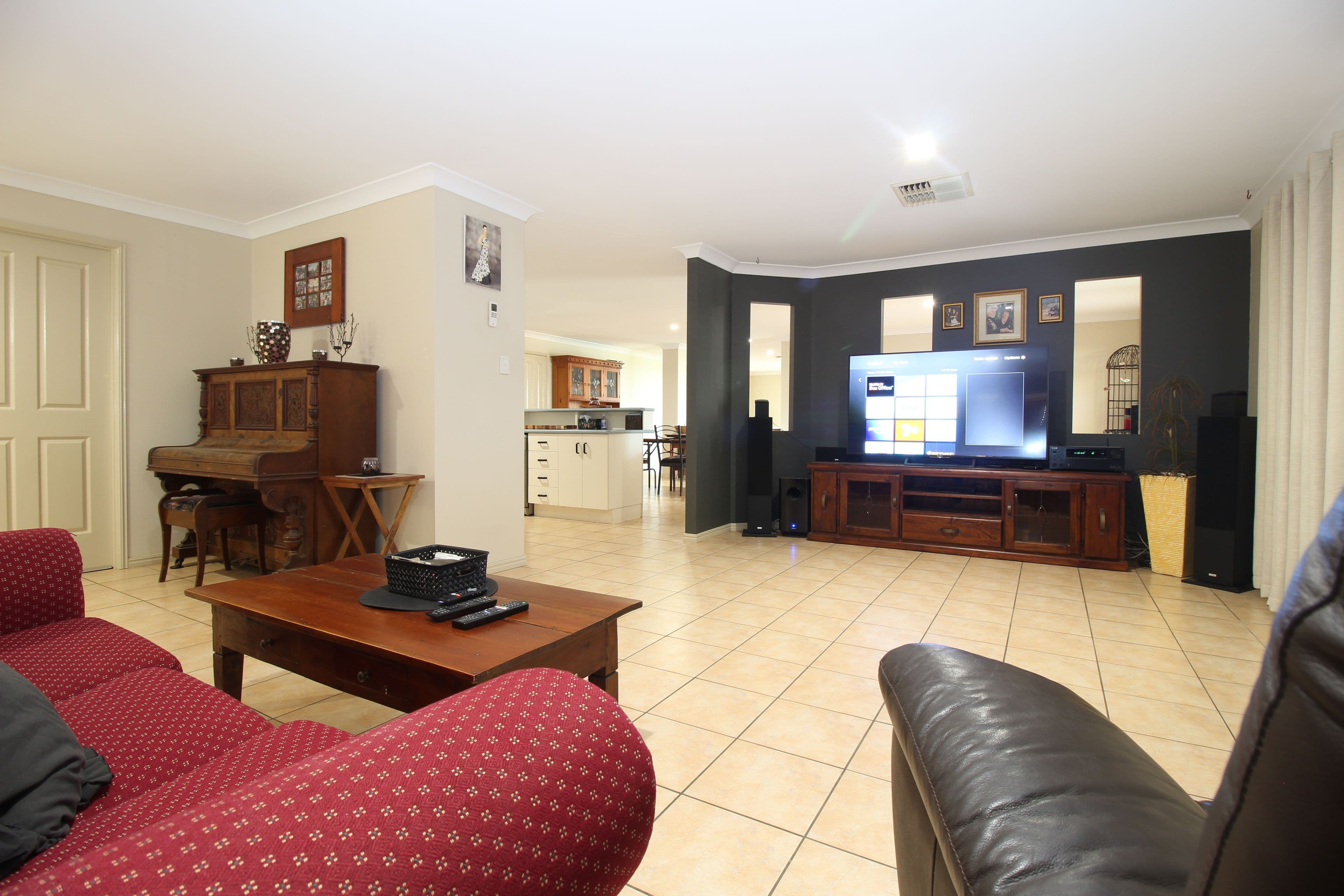 18 Jeppesen Drive, Emerald QLD 4720, Emerald - Thumbnail 4