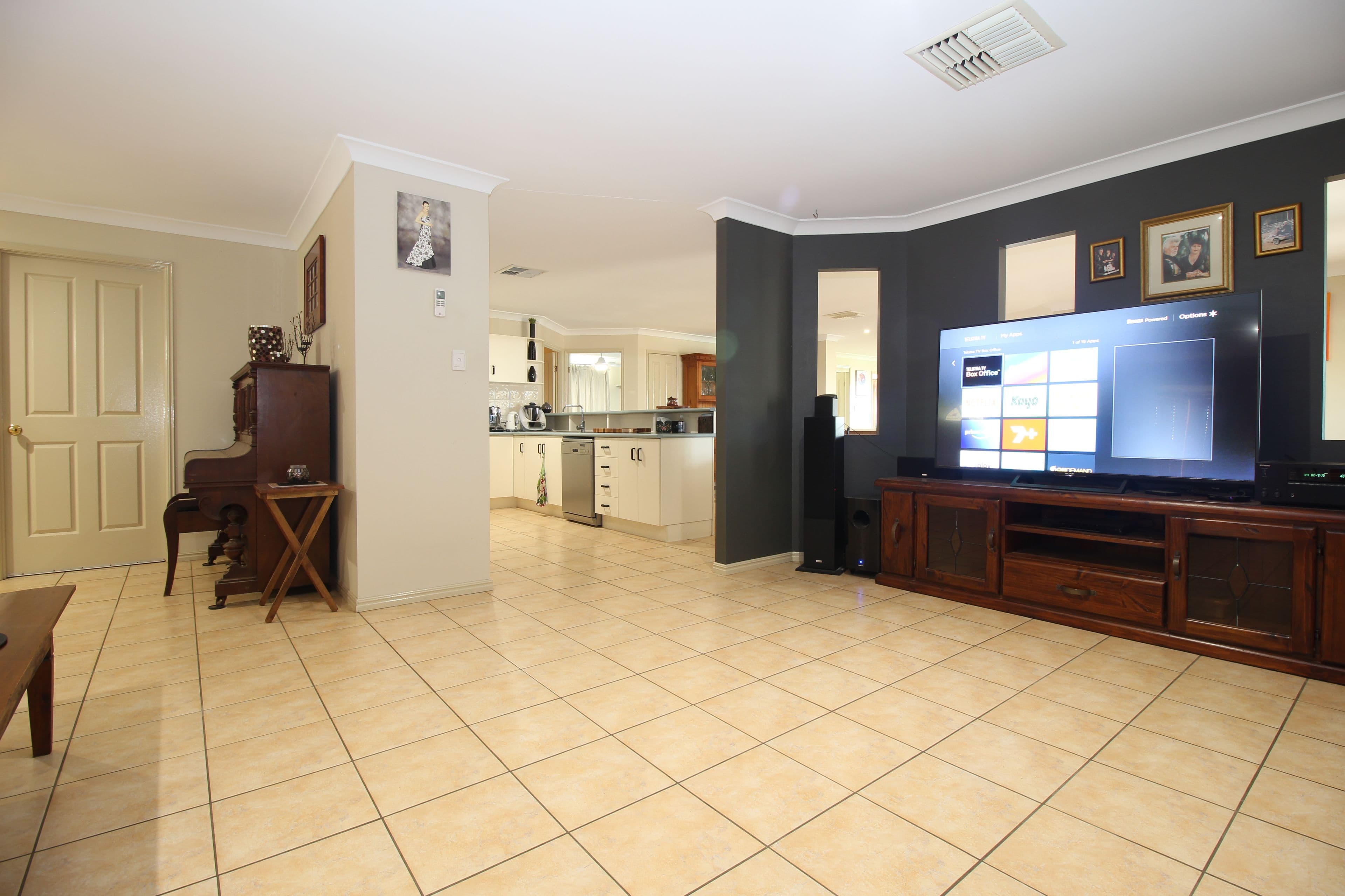 18 Jeppesen Drive, Emerald QLD 4720, Emerald - Thumbnail 5