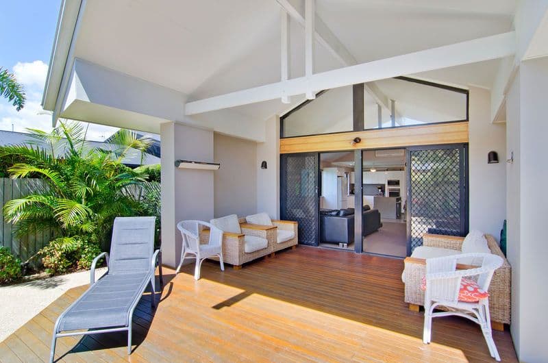 100 Cypress Terrace, PALM BEACH QLD 4221, Palm Beach - Image 1