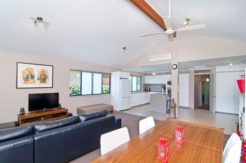 100 Cypress Terrace, PALM BEACH QLD 4221, Palm Beach - Thumbnail 4