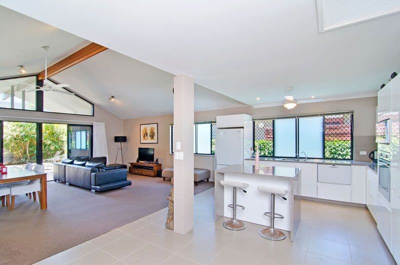 100 Cypress Terrace, PALM BEACH QLD 4221, Palm Beach - Thumbnail 5