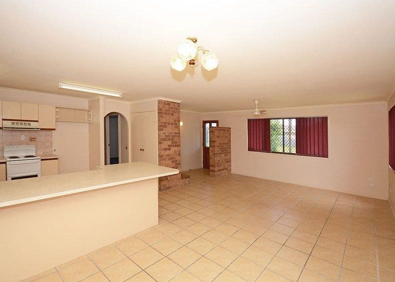 19 Greenway Drive, PIALBA QLD 4655, Pialba - Thumbnail 2