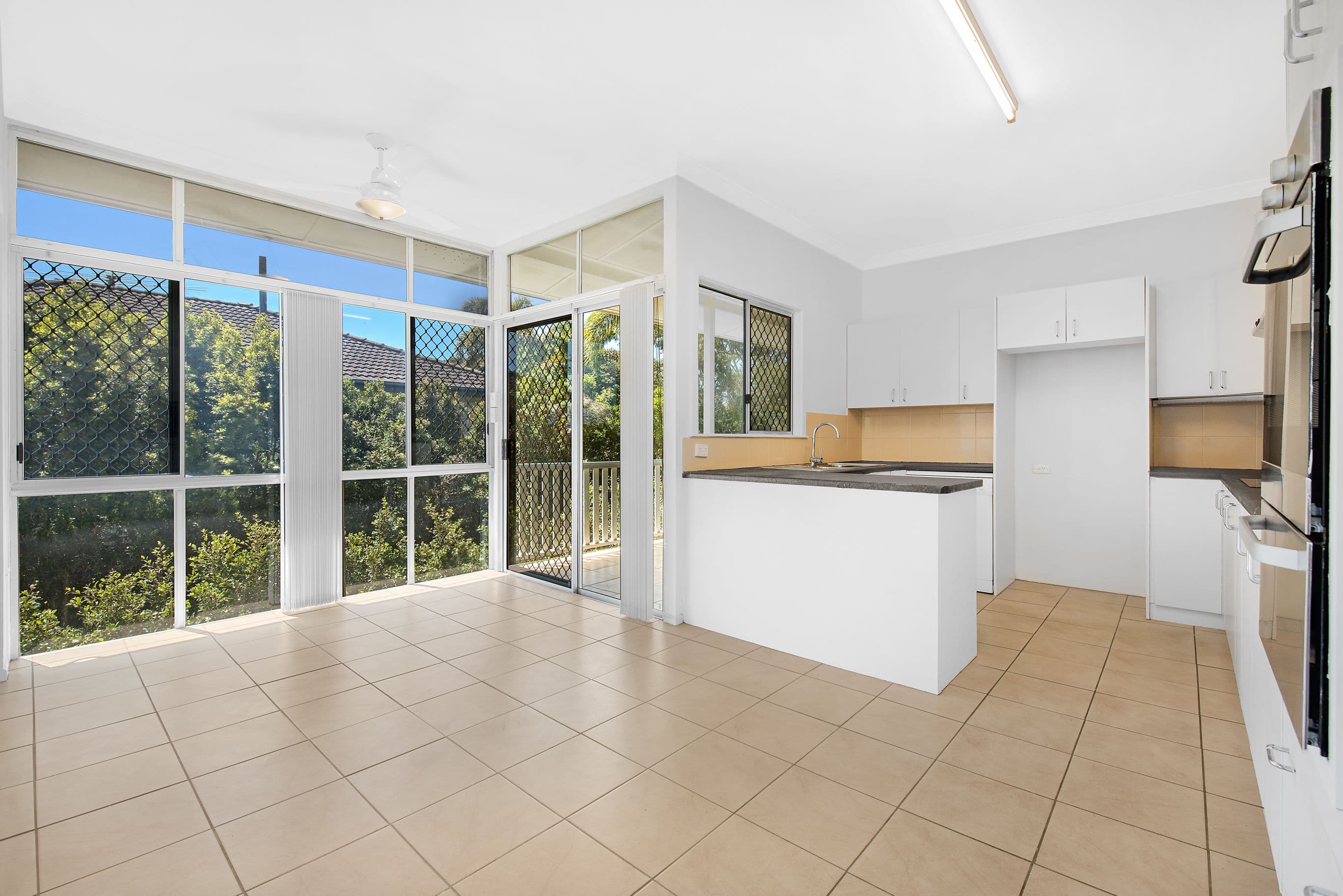 22 Seaville Avenue, Scarborough QLD 4020, Scarborough - Thumbnail 5