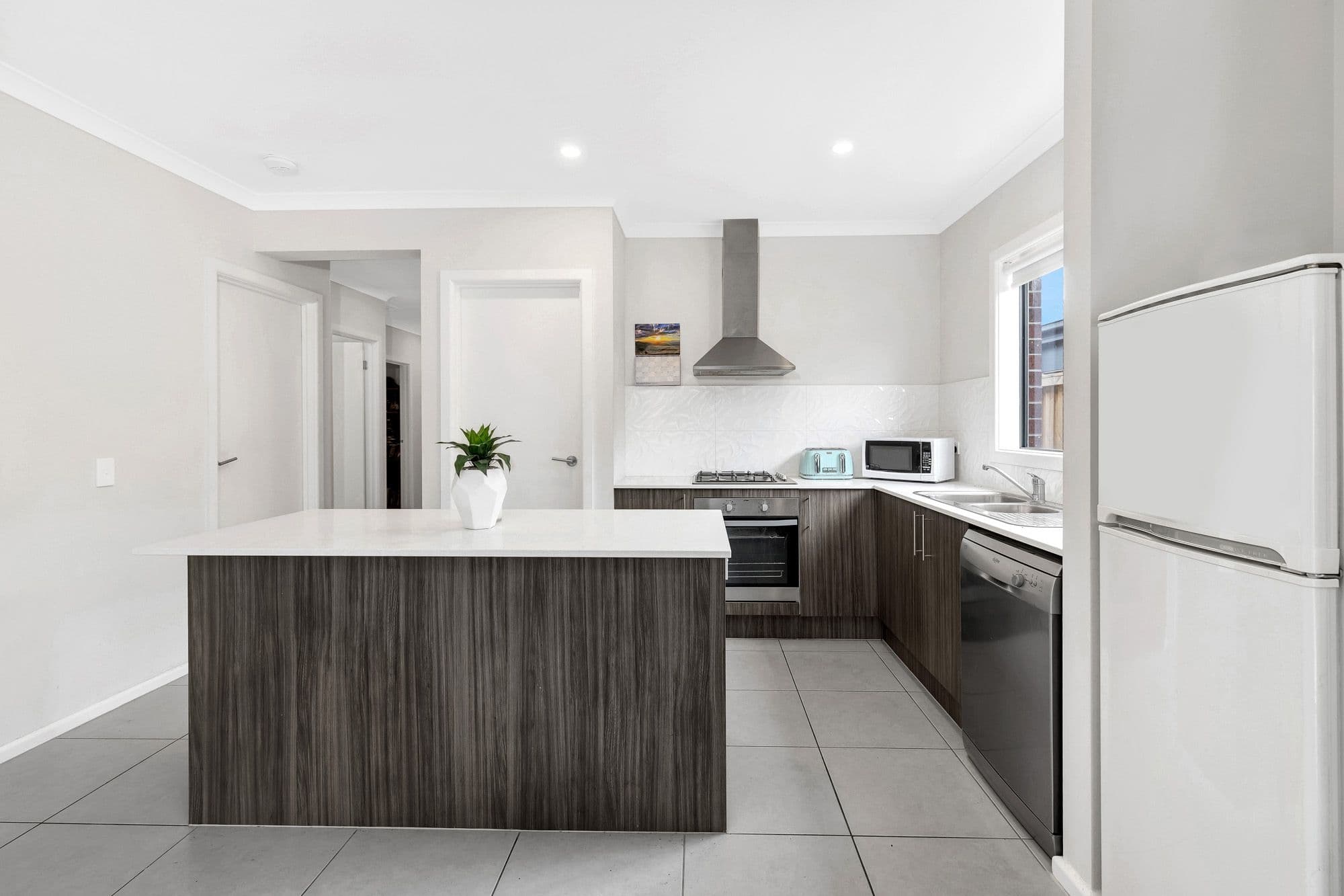 21 Hiskey Crescent, Werribee VIC 3030, Werribee - Thumbnail 2